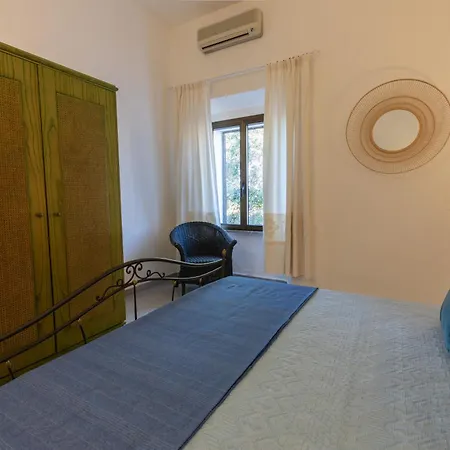 Stazzo San Teodoro L'olivastro Piscina Condivisa Apartment *