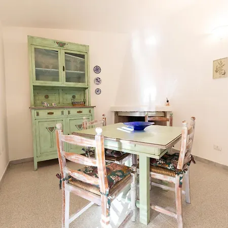 Stazzo L'olivastro Piscina Condivisa Apartamento