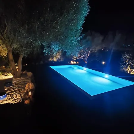 Stazzo San Teodoro L'olivastro Piscina Condivisa San Teodoro (Sardinia)