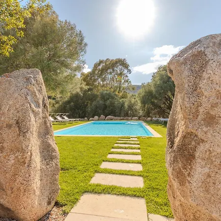 Stazzo L'olivastro Piscina Condivisa San Teodoro (Sardinia)