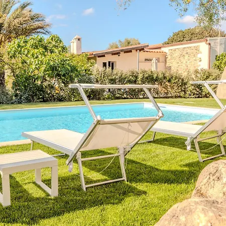 Stazzo L'olivastro Piscina Condivisa *