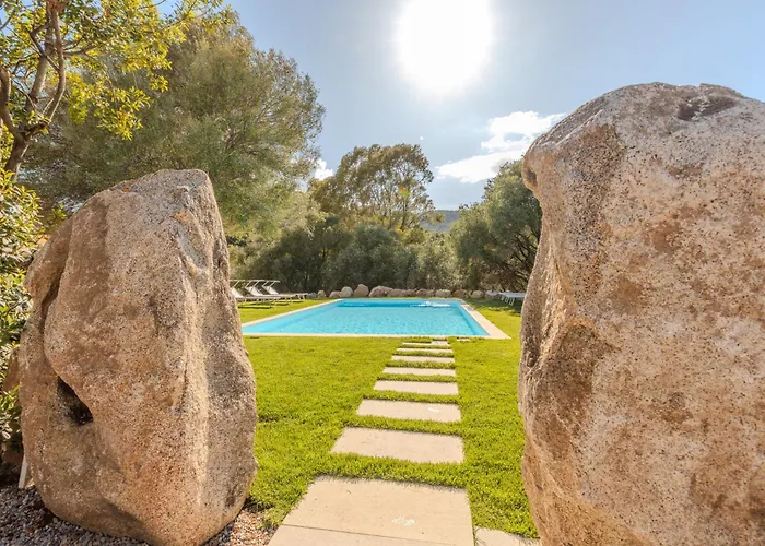 Stazzo L'olivastro Piscina Condivisa San Teodoro (Sardinia)